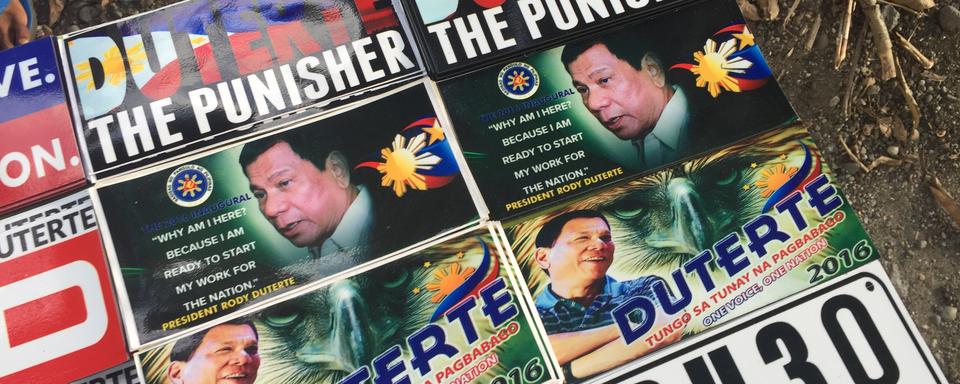 A Davao, le visage du président Duterte se décline sur divers objets. [RTS - Raphaël Grand]