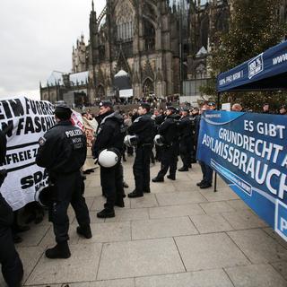 L'extrême droite allemande va défiler ce samedi après-midi à Cologne. [EPA/Keystone - Oliver Berg]