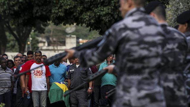 A Rio l'année dernière, un homicide sur cinq a été commis par un policier en service. [EPA/Keystone - Antonio Lacerda]