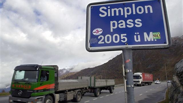 Des soupçons de copinage pèsent sur le chantier du col du Simplon en Valais. [Keystone - Andrée-Noelle Pot]