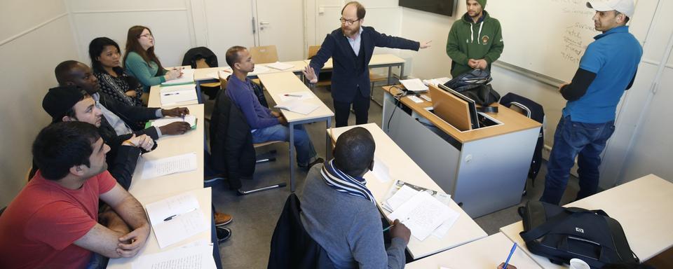 Séance de cours d'anglais pour des réfugiés à Paris (image d'illustration). [Reuters - Philippe Wojazer]