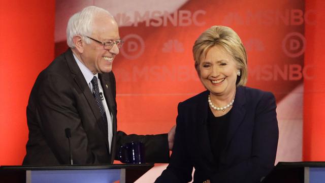 Bernie Sanders et Hillary Clinton, jeudi 04.02.2016 à Durham. [AP/Keystone - David Goldma]