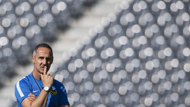 Le coach bernois Adi Hütter s'attend à un adversaire offensif. [Peter Schneider]