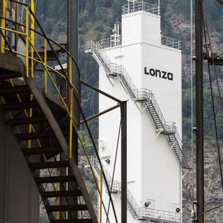 L'action Lonza perd plus de 7% actuellement à la Bourse suisse, après l'annonce du rachat de Capsugel. [Keystone - Dominic Steinmann]