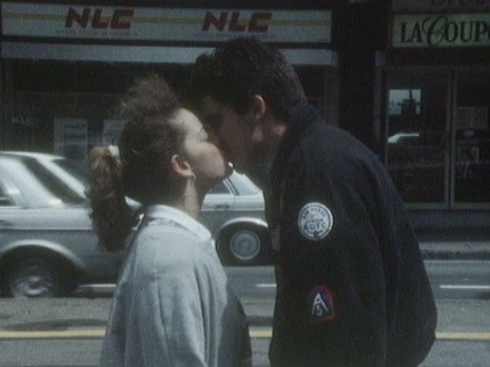 Un jeune couple d'amoureux en 1987.