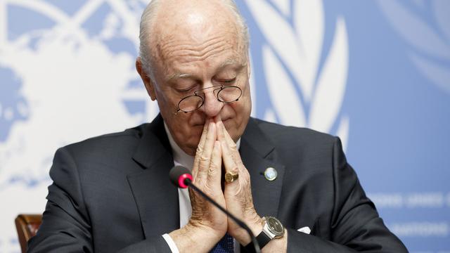 L'envoyé spécial de l'ONU pour la Syrie, Staffan de Mistura, a prévenu les deux camps que s'ils ne souhaitent pas sérieusement négocier, il renverra le dossier devant le Conseil de sécurité. [AP/Keystone - Salvatore Di Nolfi]