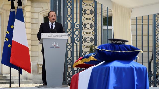 François Hollande lors de son hommage aux deux victimes vendredi. [afp - Dominique Faget]