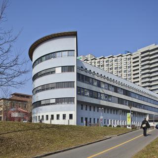 Un bâtiment de l'hôpital de l'Ile à Berne. [Keystone - Gaëtan Bally]