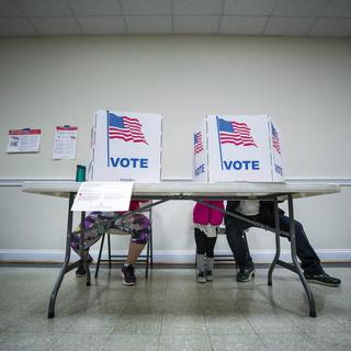 Les Américains ont commencé à voter mardi pour l'élection présidentielle. [key - EPA/Jim Lo Scalzo]