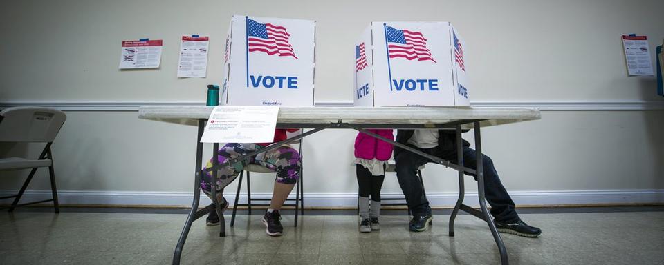 Les Américains ont commencé à voter mardi pour l'élection présidentielle. [key - EPA/Jim Lo Scalzo]