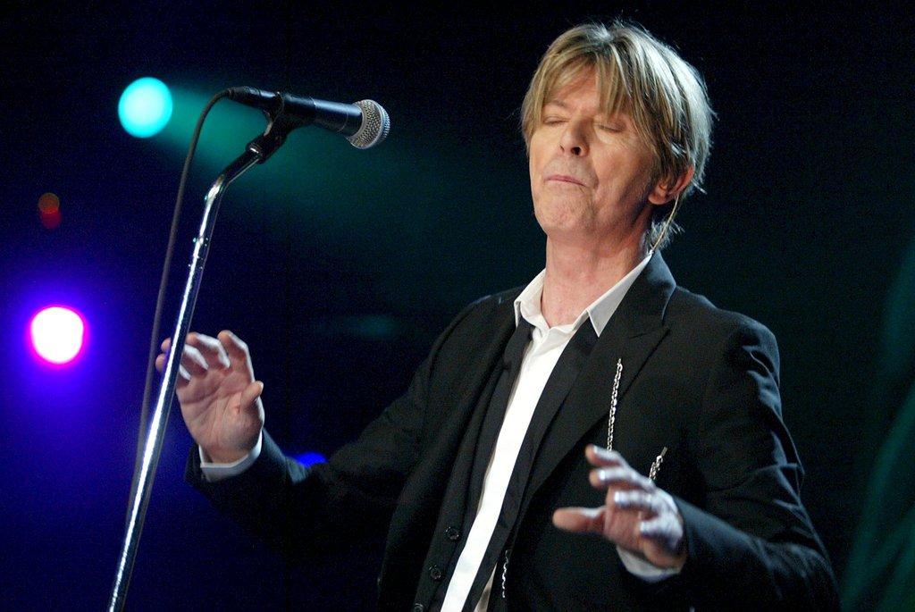 David Bowie au Montreux Jazz Festival le 18 juillet 2002. [Fabrice Coffrini]