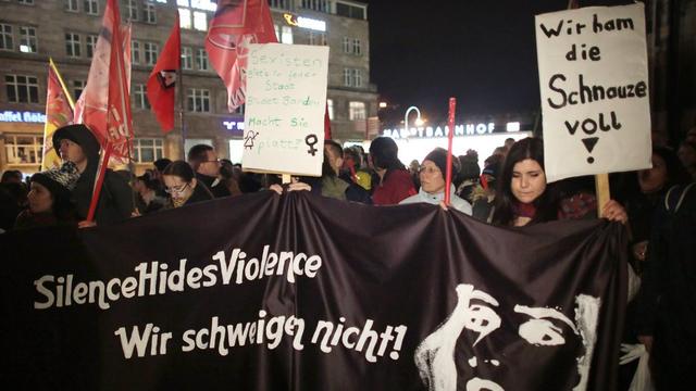 Les femmes ont défilé à Cologne après les agressions de la nuit du Nouvel An. [EPA/Keystone - Oliver Berg]
