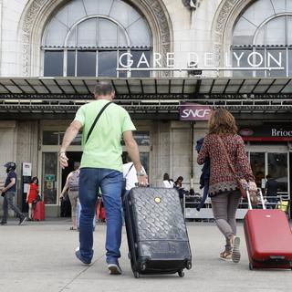 Les trois femmes interpellées jeudi dans l'Essonne prévoyaient commettre un attentat à la gare de Lyon à Paris. [afp - François Guillot]