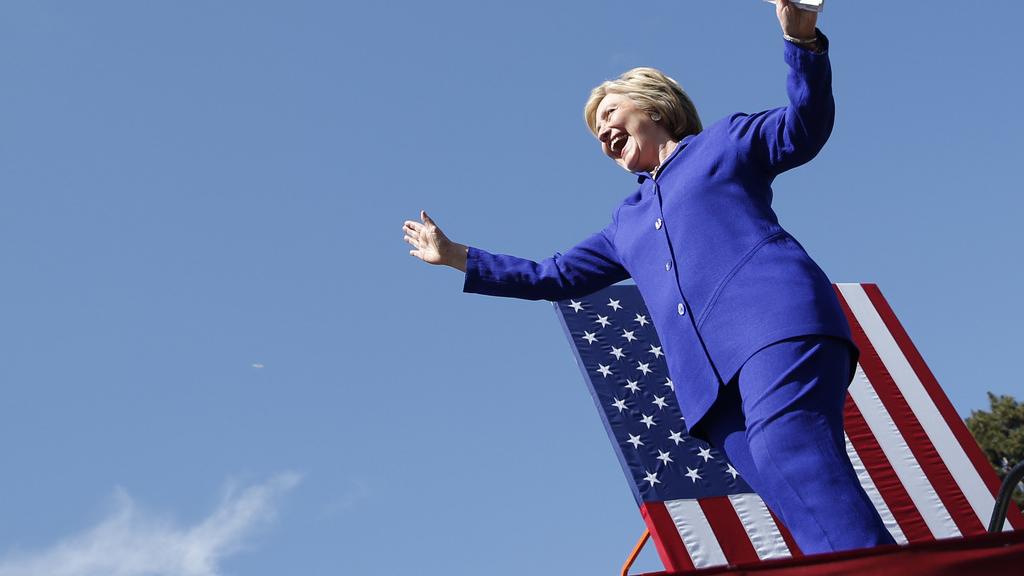 Hillary Clinton sera la première femme à briguer la Maison Blanche pour un grand parti américain. [AP Photo/John Locher]