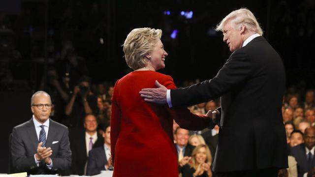 Hillary Clinton et Donald Trump lors du débat du mardi. [Keystone - Joe Raedle/Pool via AP]