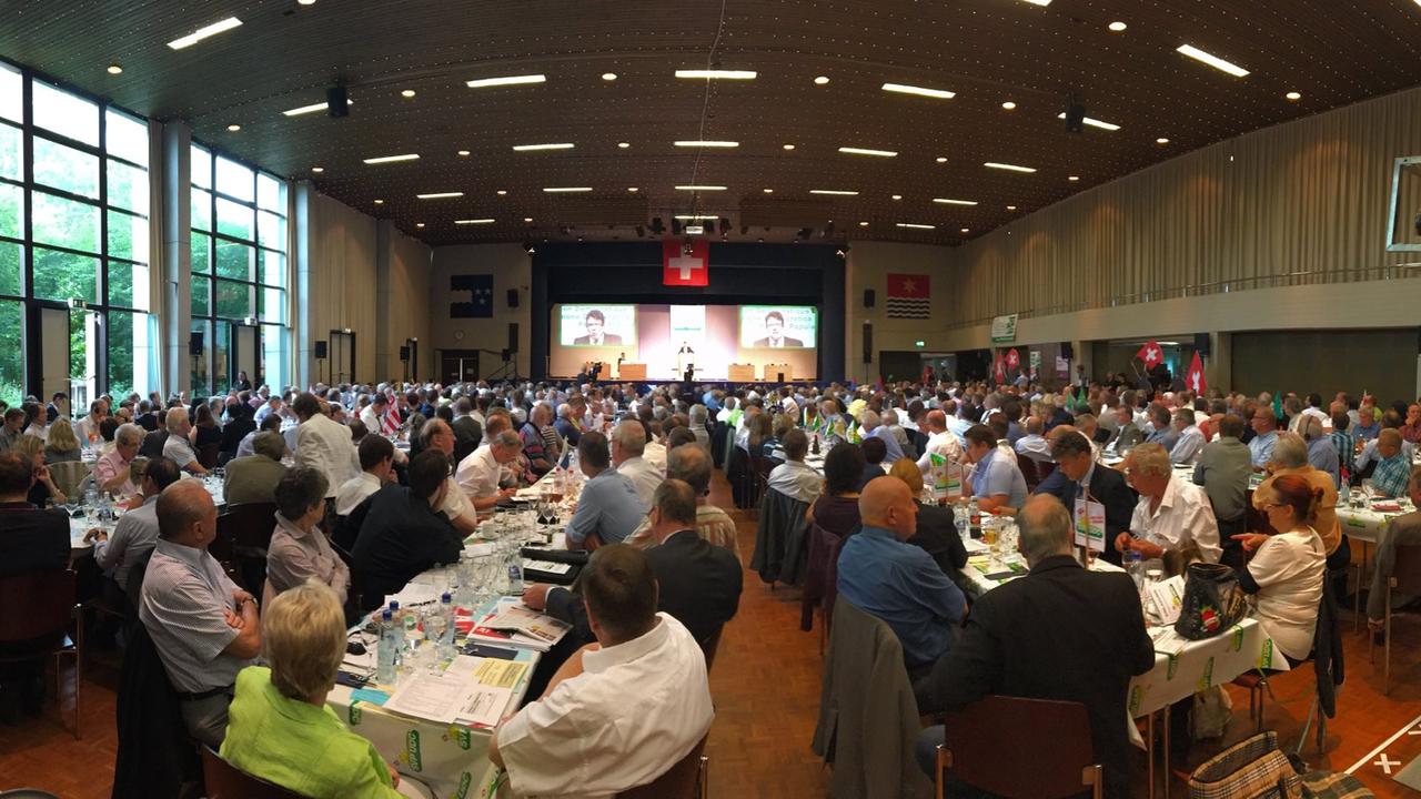 L'assemblée UDC à Wettingen. [Benjamin Fischer/Twitter]