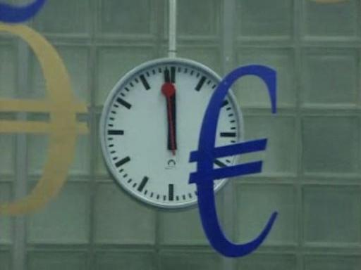 La Suisse à l'heure de l'euro en janvier 2002. [RTS]