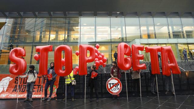 La signature de l'accord de libre-échange CETA entre l'UE et le Canada est bloqué par l'opposition du parlement wallon. [Julien Warnand]