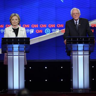 Les deux candidats démocrates à la présidentielle américaine, Hillary Clinton et Bernie Sanders. [EPA/Keystone - Edward M. Pio Roda]