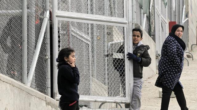 MSF a fait savoir qu'elle cessait ses activités dans le hotspot de Moria (photo), sur l'île de Lesbos. [EPA/Keystone - Orestis Panagiotou]