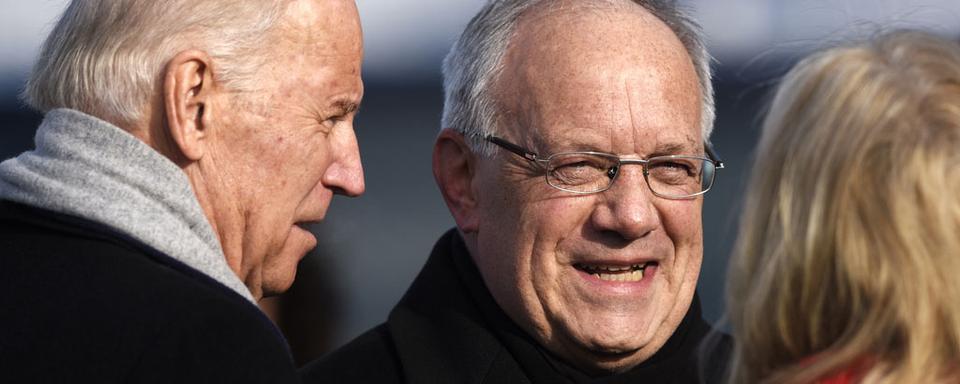 Johann Schneider-Ammann a commencé son marathon diplomatique lundi en rencontrant le vice-président américain Joe Biden à son arrivée à Kloten. [Keystone - Ennio Leanza]