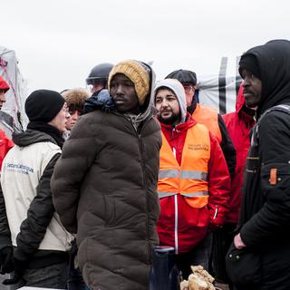 Cherbourg craint que de nombreux migrants évacués de Calais se replient sur la ville. [NurPhoto/AFP - Julien Pitinome]