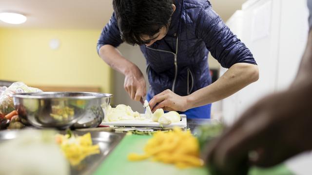 Le programme cantonal facilite l’entrée des étrangers dans le monde du travail, expliquent les autorités grisonnes. [Keystone - Gaëtan Bally]