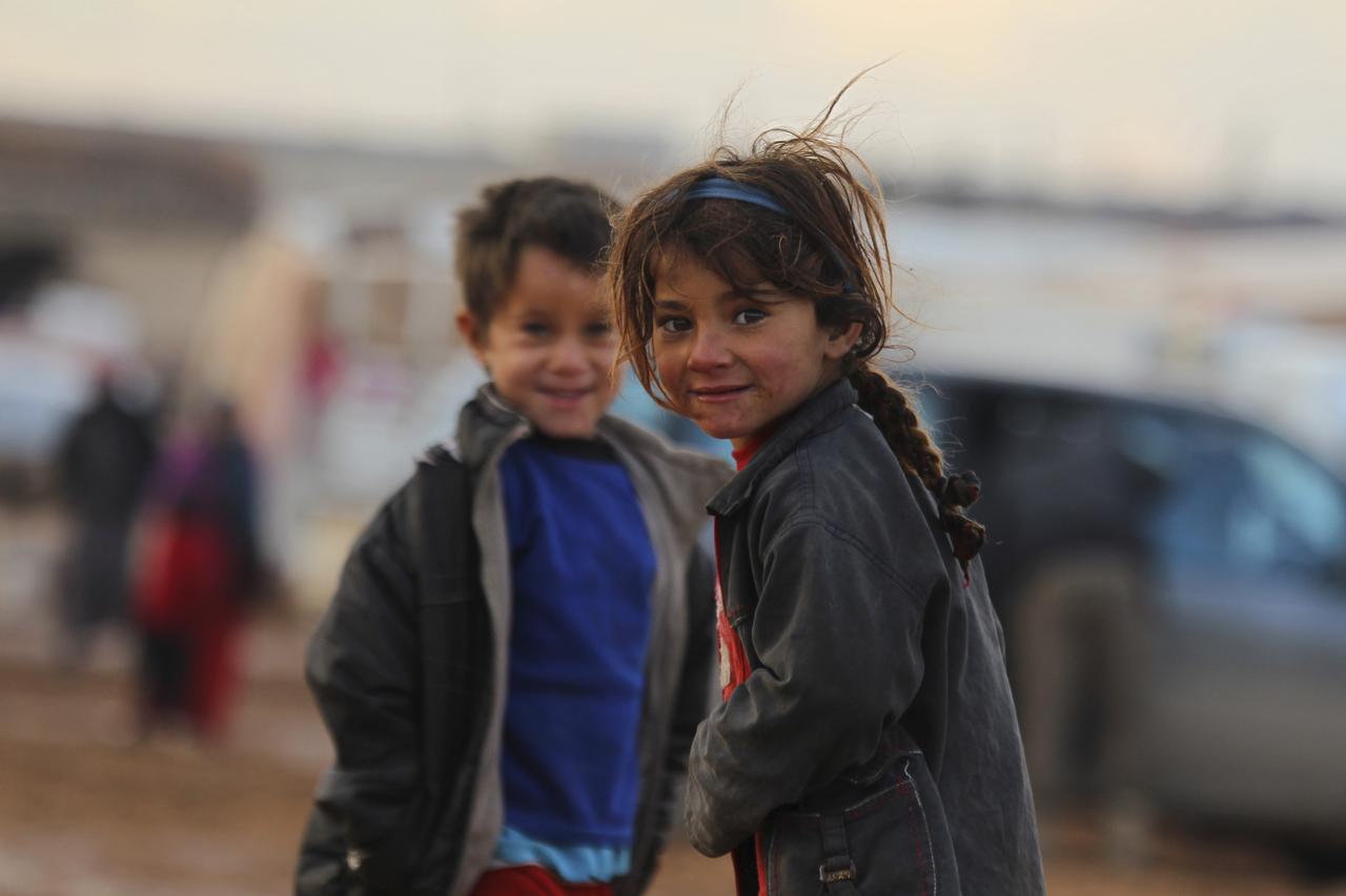 Des enfants déplacés dans un camp de réfugiés près de Hama en Syrie. [Ammar Abdullah]