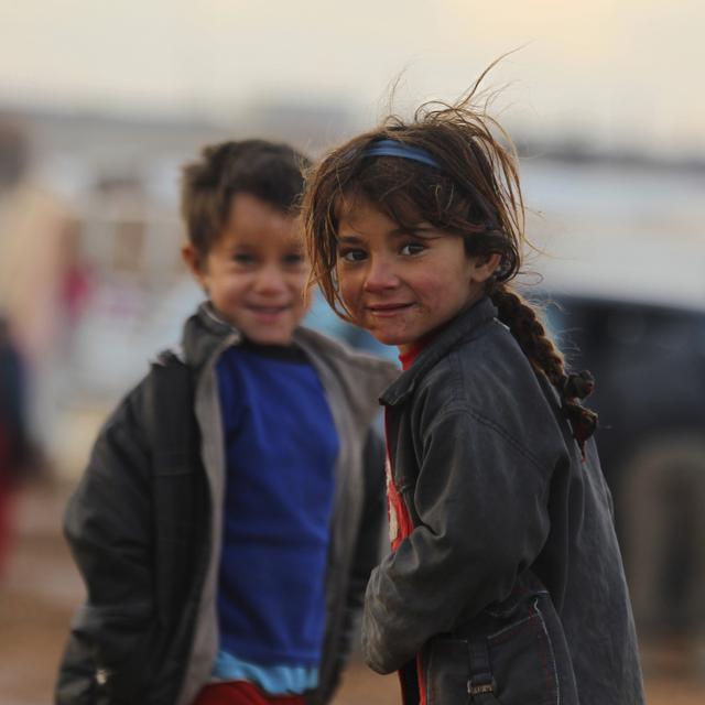 Des enfants déplacés dans un camp de réfugiés près de Hama en Syrie. [Ammar Abdullah]