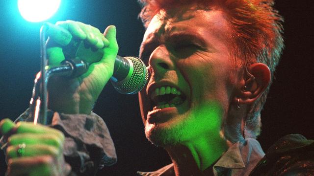 David Bowie en concert en le 14 juillet 1996. [Keystone - APA/Schneider Harald]