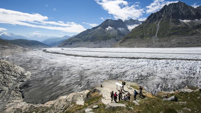 Les glaciers, comme celui d'Aletsch, fondent à une vitesse record depuis le début des années 2000. [Keystone - Dominic Steinmann]