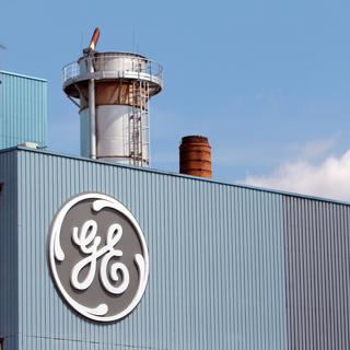 Le restructuration de General Electric devrait entraîner plus de 900 licenciements. [AP Photo - Thibault Camus]