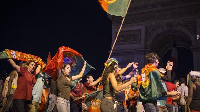 Les Portugais ont fêté la victoire de leur équipe. [EPA/Keystone - Jeremy Lempin]