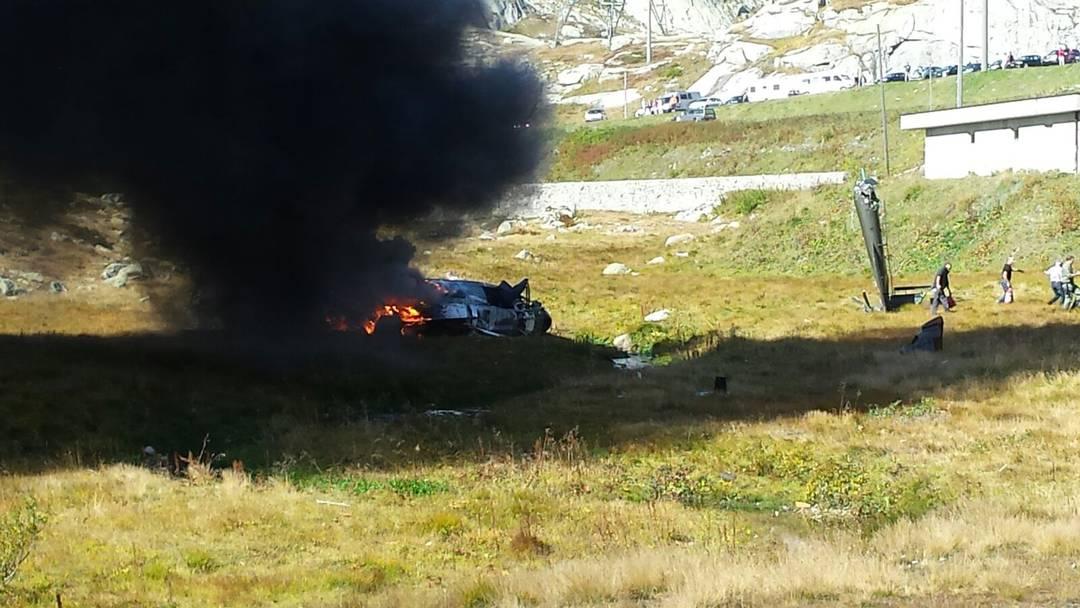 Une image de l'hélicoptère qui s'est écrasé au Gothard. [RSI/C. Campana)]
