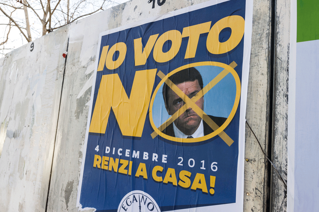 Une affiche incitant à voter "non" au référendum. [AFP - Enrico Mattia Del Pu]