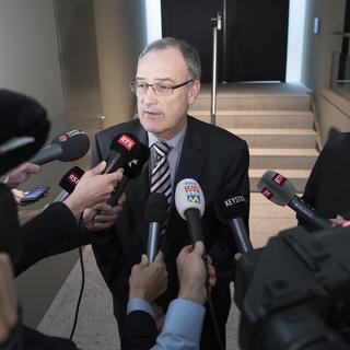 Le ministre de la défense a reconnu une "faute politique". [Peter Schneider]