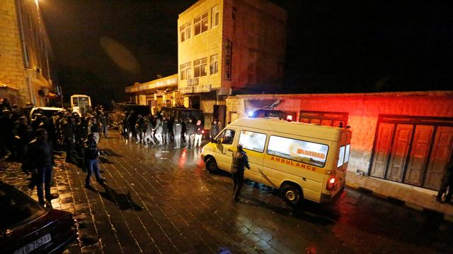 Une ambulance à proximité du lieu de l'attaque à Karak. [Reuters - Muhammad Hamed]