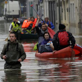 Plus de 20'000 personnes ont été évacuées en France en raison des inondations. [keystone - AP Photo/Jerome Delay]