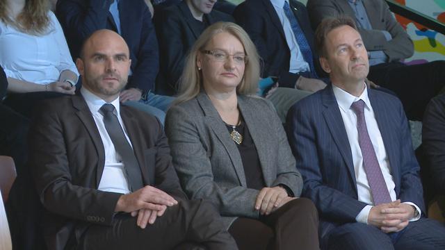 Laurent Favre, Isabelle Weber-von Kaenel et Alain Ribaux, les trois candidats du PLR pour le Conseil d'Etat neuchâtelois. [RTS]