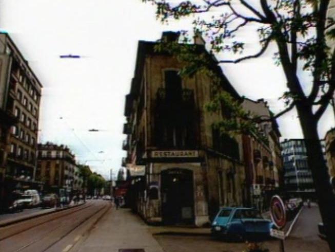 Immeuble où logeait Alberto Giacometti à Genève. [RTS - Capture Tickets de premières 1986]