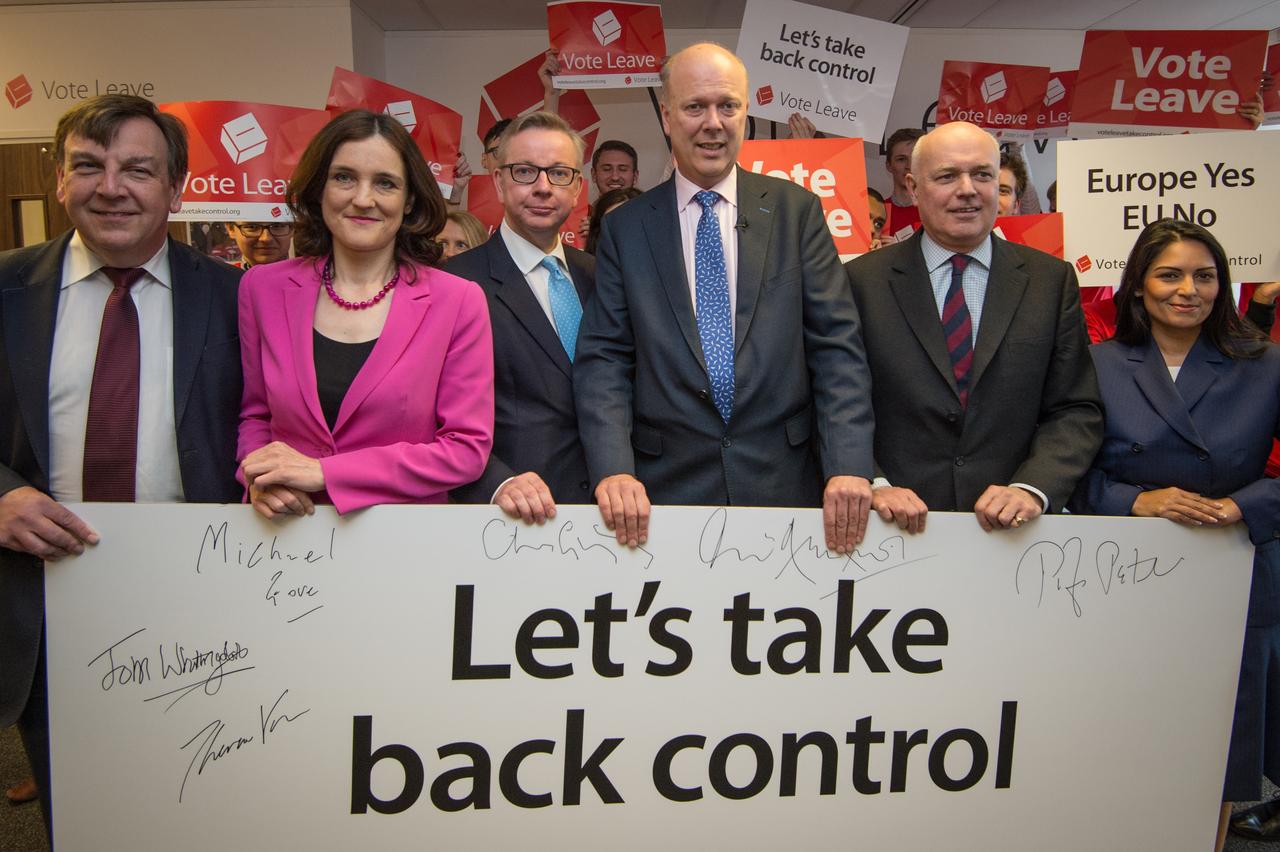 Les ministres frondeurs John Whittingdale, Theresa Villiers, Michael Gove, Chris Grayling, Iain Duncan Smith and Priti Patel. [Reuters - Stefan Rousseau]