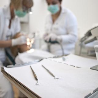 L'affaire concerne un cabinet dentaire de Locarno (image d'illustration.) [Keystone - Gaëtan Bally]