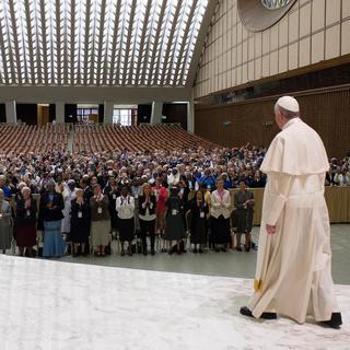 Le pape François s’est exprimé à huis clos au Vatican devant 900 femmes supérieures majeures de congrégations religieuses féminines. [AP/Keystone - L'Osservatore Romano/Pool]