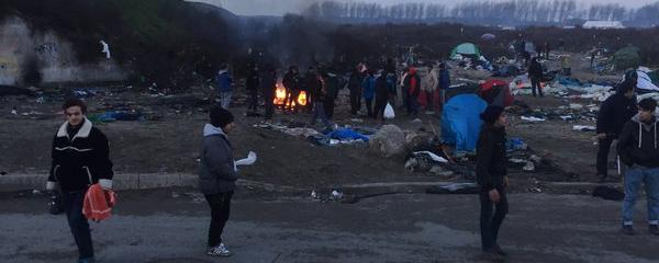 La Jungle de Calais en plein hiver, où Nicolae Schiau a retrouvé Nayef. [Twitter - Nicolae Schiau]