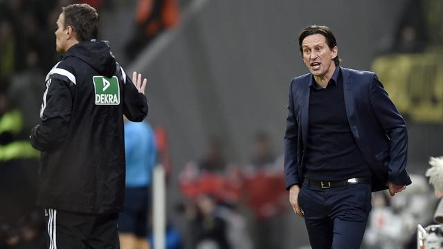 Roger Schmidt a refusé dans un premier temps de gagner les tribunes. [Martin Meissner]