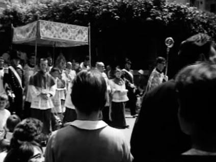 Procession de Fête-Dieu à Sion en 1960. [RTS]