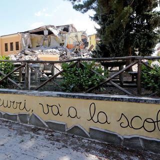 Ecole partiellement détruite à Amatrice. [Reuters - Ciro De Luca]
