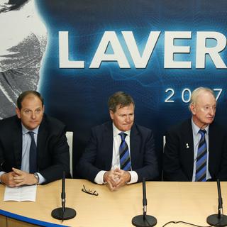 Godsick (à gauche) a présenté le projet en compagnie notamment de Rod Laver (3e depuis la gauche). [Vincent Thian]