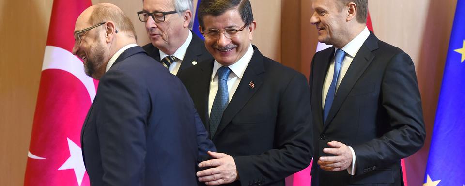 Les dirigeants européens se sont retrouvés lundi matin à Bruxelles  avec le Premier ministre turc Ahmet Davutoglu. [Pool/AFP - Emmanuel Dunand]