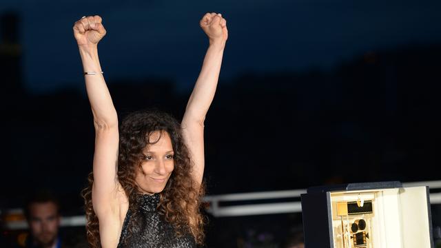 Houda Benyamina a reçu la Caméra dʹor avec "Divines" lors du dernier Festival de Cannes. [Sputnik/AFP - Ekaterina Chesnokova]